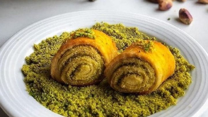 طرز تهیه شیرینی نازک پسته قزوینی