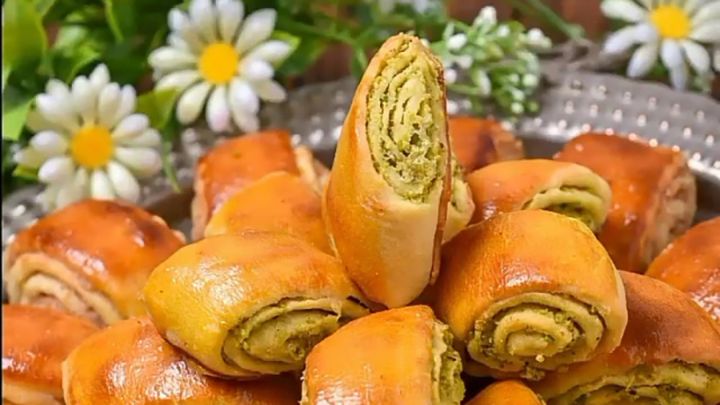 پخت شیرینی نازک پسته قزوینی