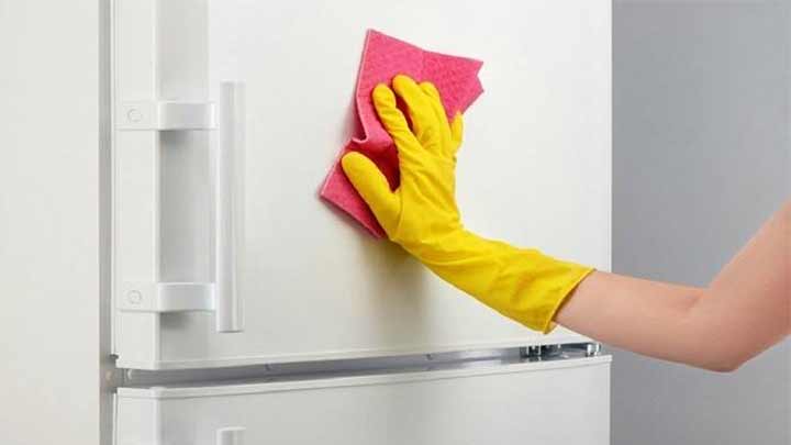 رفع زردی لوازم برقی سفید با استفاده از جوش شیرین