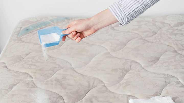 دلایل ایجاد لکه‌‌های زرد روی تشک تخت