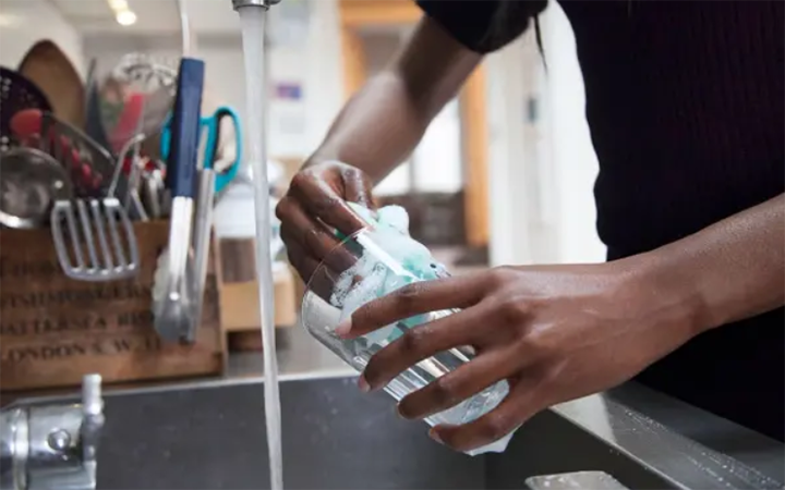 ترفند برای از بین بردن زردی استکان ترفند برای از بین بردن زردی استکان