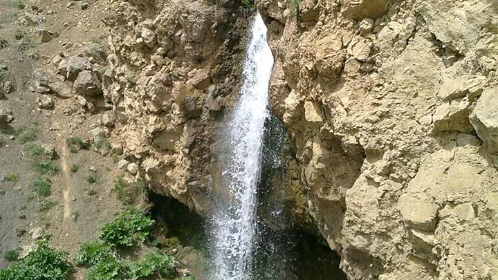 روستا و آبشار آینه ورزان از جاهای دیدنی اطراف تهران