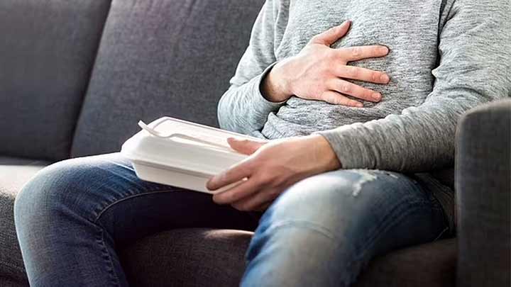 راهکارهای متوقف کردن صدای قار و قور شکم راهکارهای متوقف کردن صدای قار و قور شکم