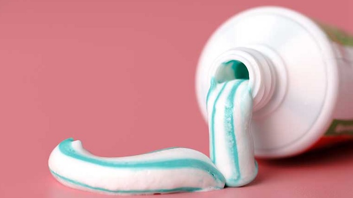 تاثیر خمیر دندان بر جوش صورت تاثیر خمیر دندان بر جوش صورت