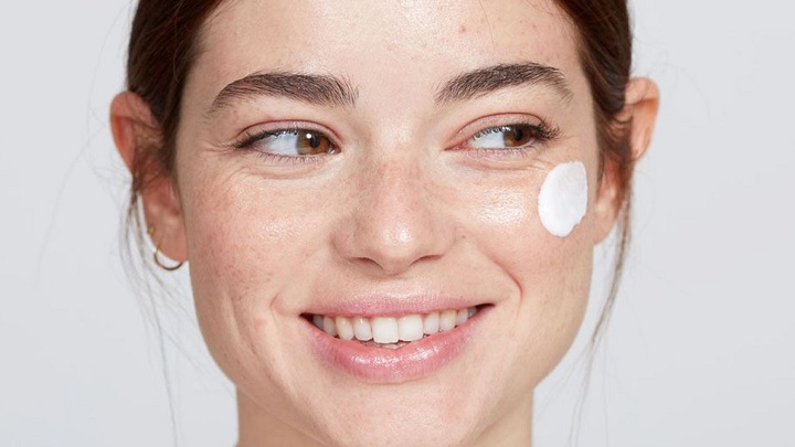 ماسک خمیر دندان و آبلیمو برای درمان جوش صورت ماسک خمیر دندان و آبلیمو برای درمان جوش صورت