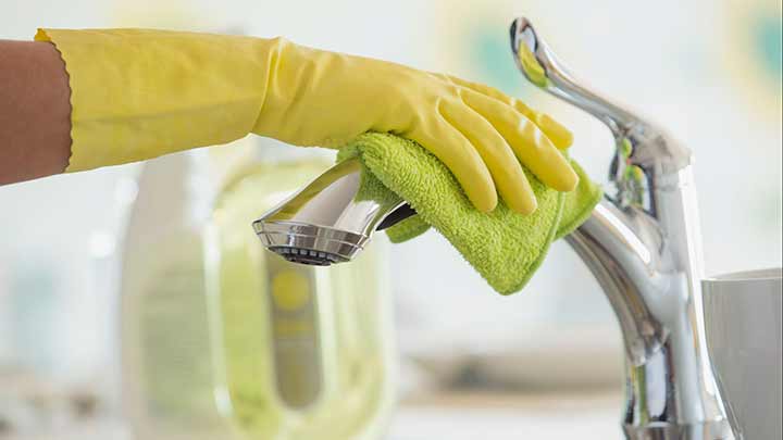 تمیز کردن سطح سرامیک و سینک ظرفشویی با جوش شیرین تمیز کردن سطح سرامیک و سینک ظرفشویی با جوش شیرین