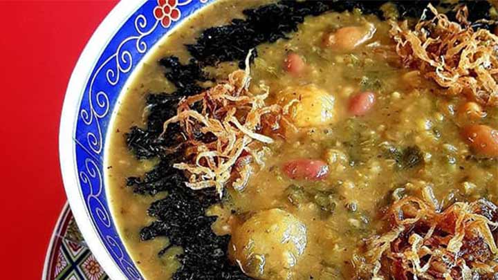 مراحل تهیه آش آلو