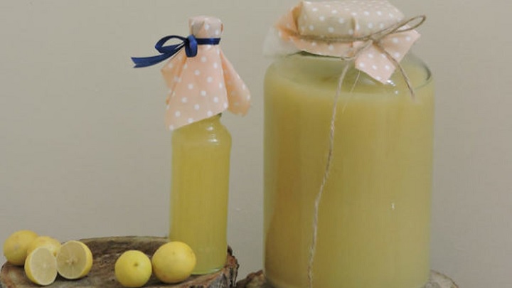 از بطری تمیز و ضدعفونی شده استفاده کنید