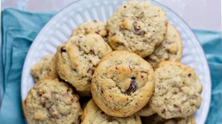 مراحل تهیه کوکی خرما