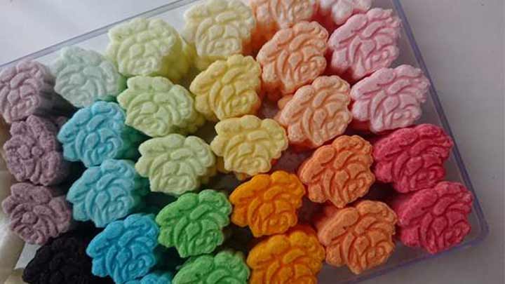 نکات و فوت و فنهای تهیه قند رنگی نکات و فوت و فنهای تهیه قند رنگی