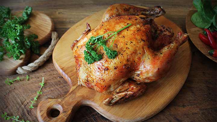 مراحل تهیه مرغ برشته مراحل تهیه مرغ برشته