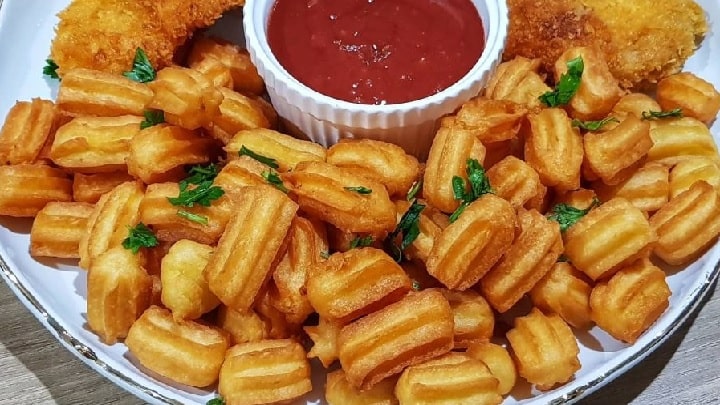 مراحل تهیه سیب زمینی بامیهای مراحل تهیه سیب زمینی بامیهای