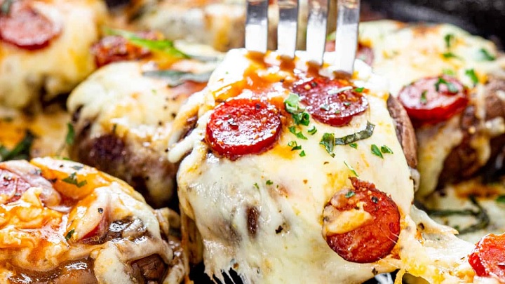 مراحل طرز تهیه قارچ شکم پر در فر