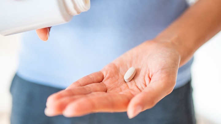 ریزش موی ناشی از مصرف زیاد ویتامین ریزش موی ناشی از مصرف زیاد ویتامین