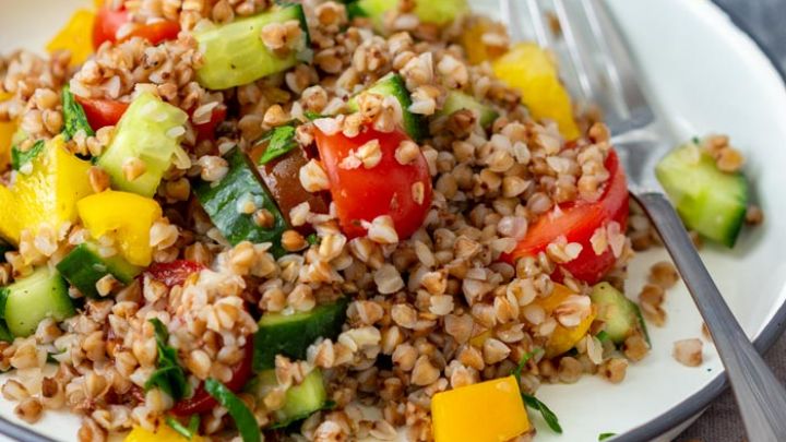 سالاد بلغور و نخود لبنانی سالاد بلغور و نخود لبنانی