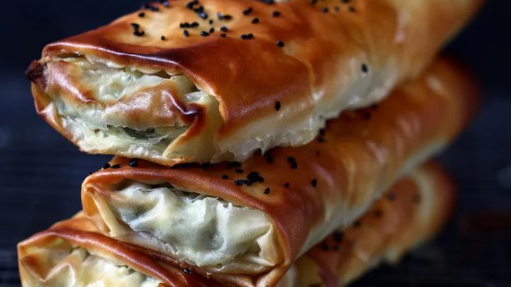 نکات و فوت و فنهای تهیه بورک خرما و پنیر نکات و فوت و فنهای تهیه بورک خرما و پنیر