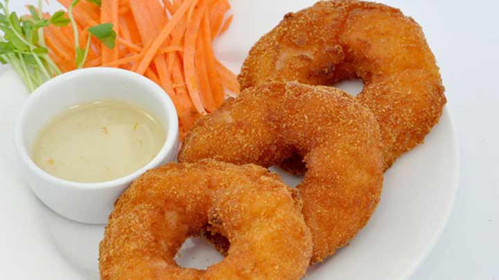 مراحل تهیه دونات مرغ مراحل تهیه دونات مرغ