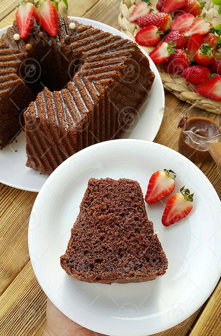 کیک شیفون ساده دو تخم مرغی برای عصرانه کیک شیفون ساده دو تخم مرغی برای عصرانه