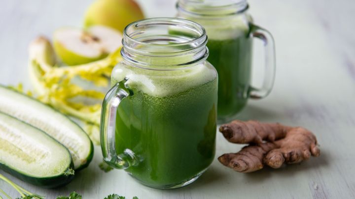 طرز تهیه اسموتی خیار و گشنیز طرز تهیه اسموتی خیار و گشنیز