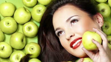 6 روش طرز تهیه ماسک صورت با سیب و گلاب