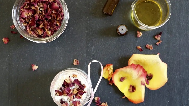 طرز تهیه ماسک سیب و گلاب با جوانه گندم طرز تهیه ماسک سیب و گلاب با جوانه گندم