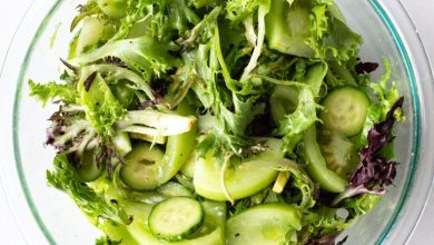 طرز تهیه سالاد کاهو با گوجه سبز؛ ساده و خوشمزه