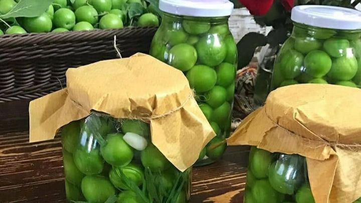 نکات و فوت و فنهای تهیه ترشک گوجه سبز نکات و فوت و فنهای تهیه ترشک گوجه سبز