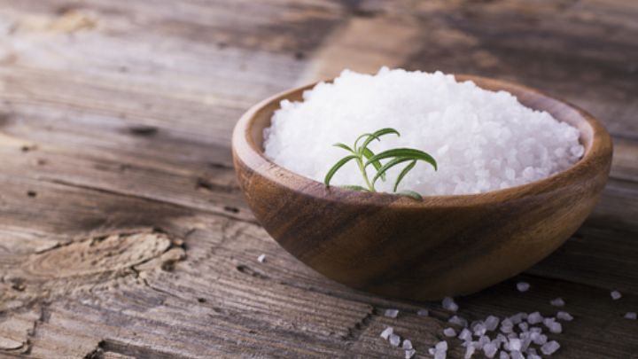 دفع انرژی منفی از خانه با استفاده از نمک دفع انرژی منفی از خانه با استفاده از نمک