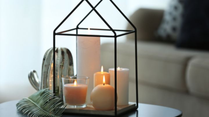 دفع انرژی منفی از خانه با روشن کردن شمع و عود دفع انرژی منفی از خانه با روشن کردن شمع و عود