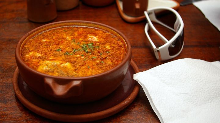 سوپ سیر اسپانیایی خوشمزه با طعمی بی نظیر سوپ سیر اسپانیایی خوشمزه با طعمی بی نظیر