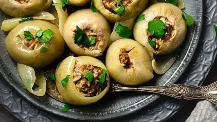 مراحل تهیه دلمه پیاز