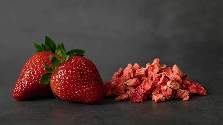 خواص توت فرنگی خشک در کاهش خطر سکته