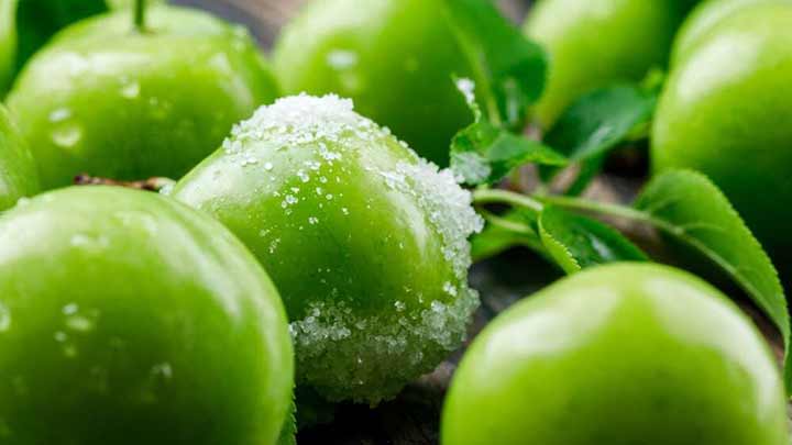 فواید خوردن گوجه سبز در بارداری فواید خوردن گوجه سبز در بارداری