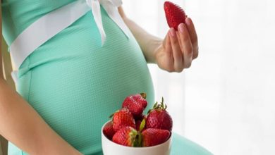 خواص، فواید و عوارض خوردن توت فرنگی در بارداری که باید بدانید!