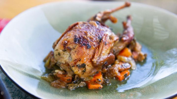 مراحل تهیه کباب بلدرچین مراحل تهیه کباب بلدرچین