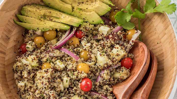 مراحل تهیه سالاد کینوا مراحل تهیه سالاد کینوا