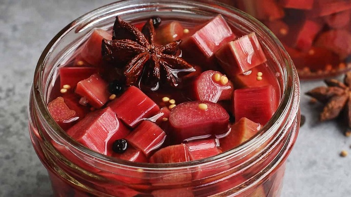 طرز تهیه ترشی ریواس (روش اول)