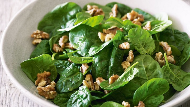 نکات و فوت و فنهای تهیه سالاد اسفناج و گردو نکات و فوت و فنهای تهیه سالاد اسفناج و گردو