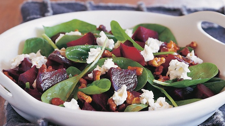 طرز تهیه سالاد اسفناج و گردو با لبو طرز تهیه سالاد اسفناج و گردو با لبو