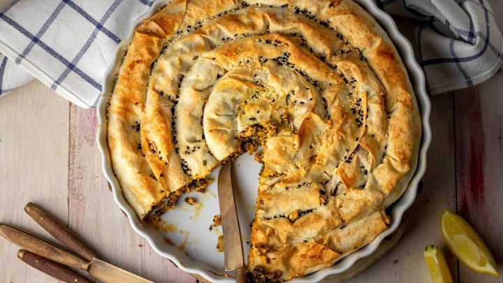 نکات و فوت و فنهای تهیه بورک اسفناج و پنیر نکات و فوت و فنهای تهیه بورک اسفناج و پنیر