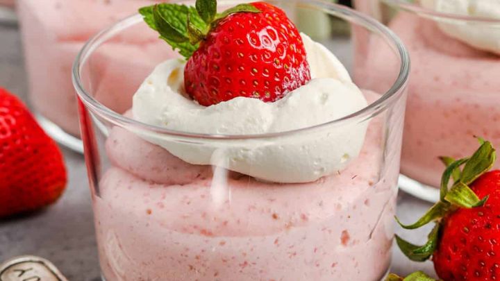 طرز تهیه موس توت فرنگی