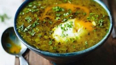 طرز تهیه اشکنه گوجه‌ سبز بدون گوشت؛ ساده و خوشمزه