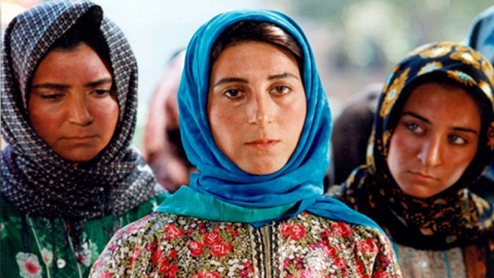 روسری آبی از برترین فیلمهای عاشقانه ایرانی روسری آبی از برترین فیلمهای عاشقانه ایرانی