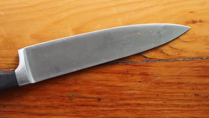 تمیز کردن چاقو زنگ زده با جوش شیرین