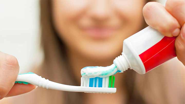 فواید خمیر دندان بدون فلوراید فواید خمیر دندان بدون فلوراید