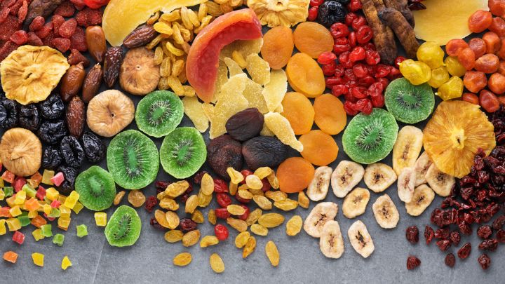 میوه‌های قابل خشک‌کردن: دنیای رنگارنگ و خوشمزه میوه‌ها