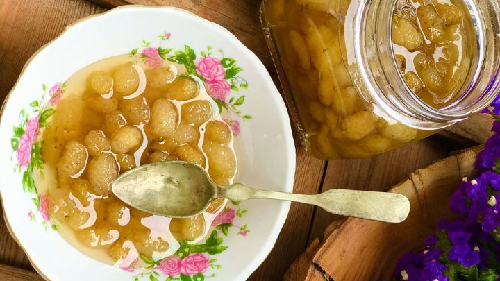 مراحل تهیه مربای توت سفید مراحل تهیه مربای توت سفید