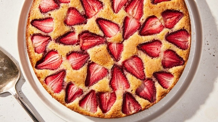 کیک توت فرنگی کیک توت فرنگی