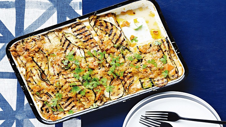 مراحل تهیه گراتن کدو سبز مراحل تهیه گراتن کدو سبز