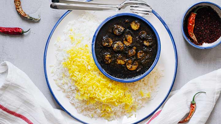 مراحل تهیه خورشت قلیه میگو مراحل تهیه خورشت قلیه میگو